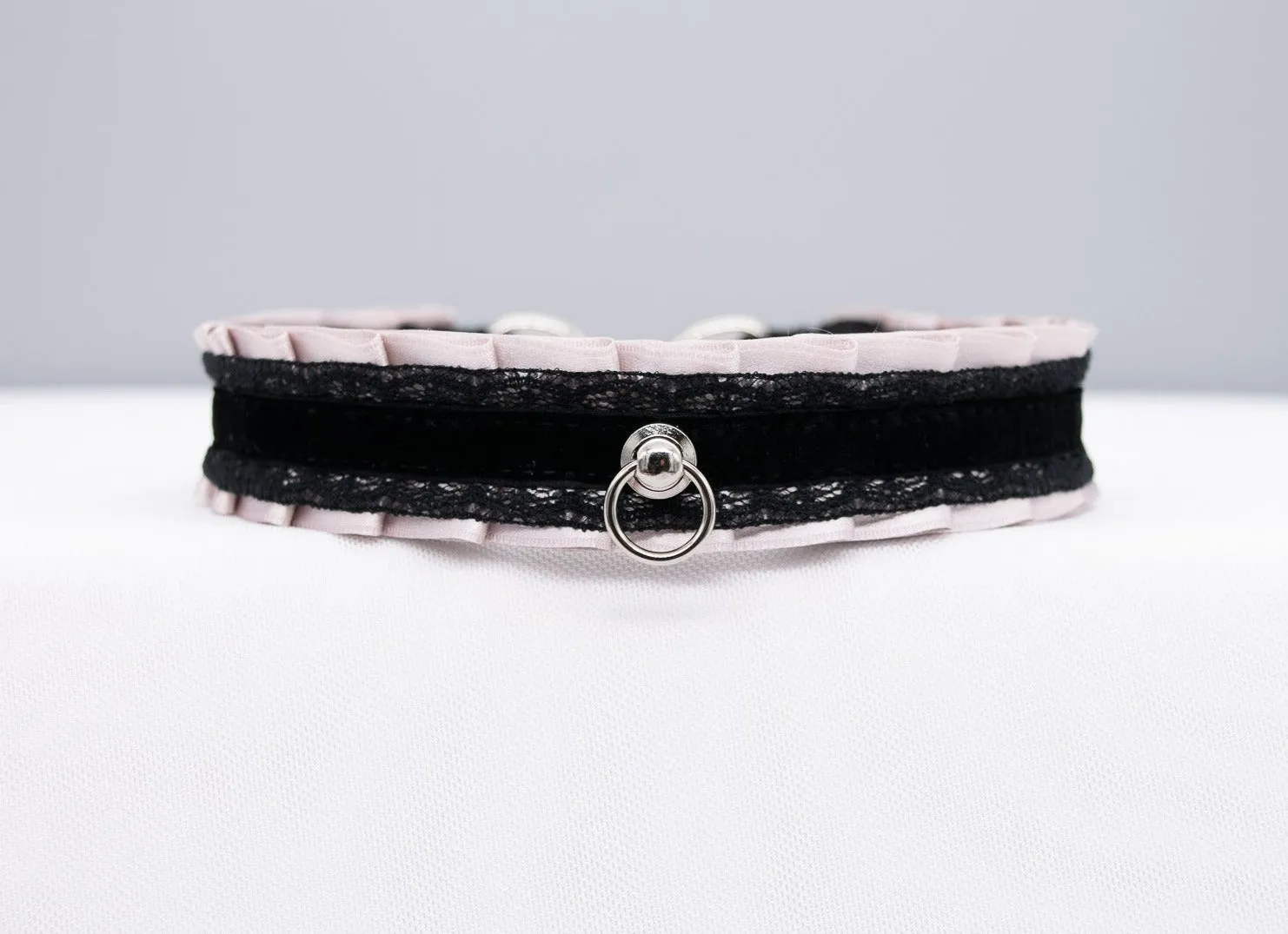 Dusty Lilac and Black Velvet Collar